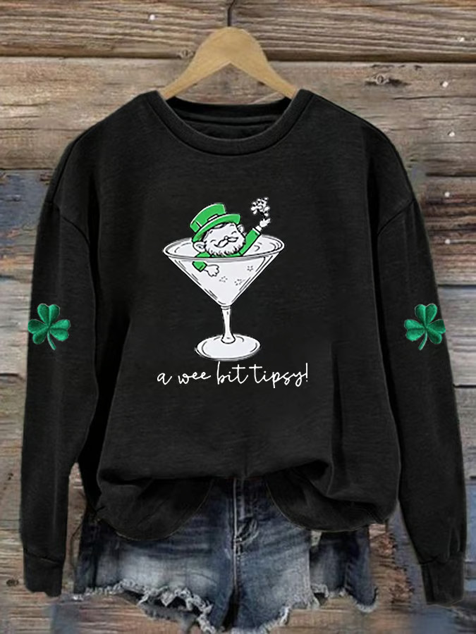 A Wee Bit Tipsy Saint Patrick's Day Sweatshirt Leprechaun Funny Irish Shirts Gifts For Mom - Image 2