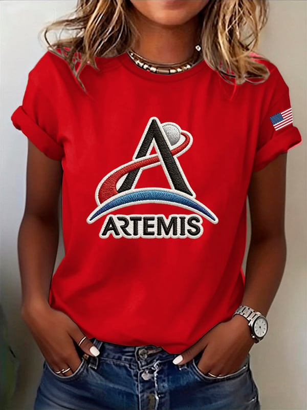 NASA Artemis II T-Shirt To The Moon And Beyond Clothing Space Lover Gift - Tradiviet - Image 3