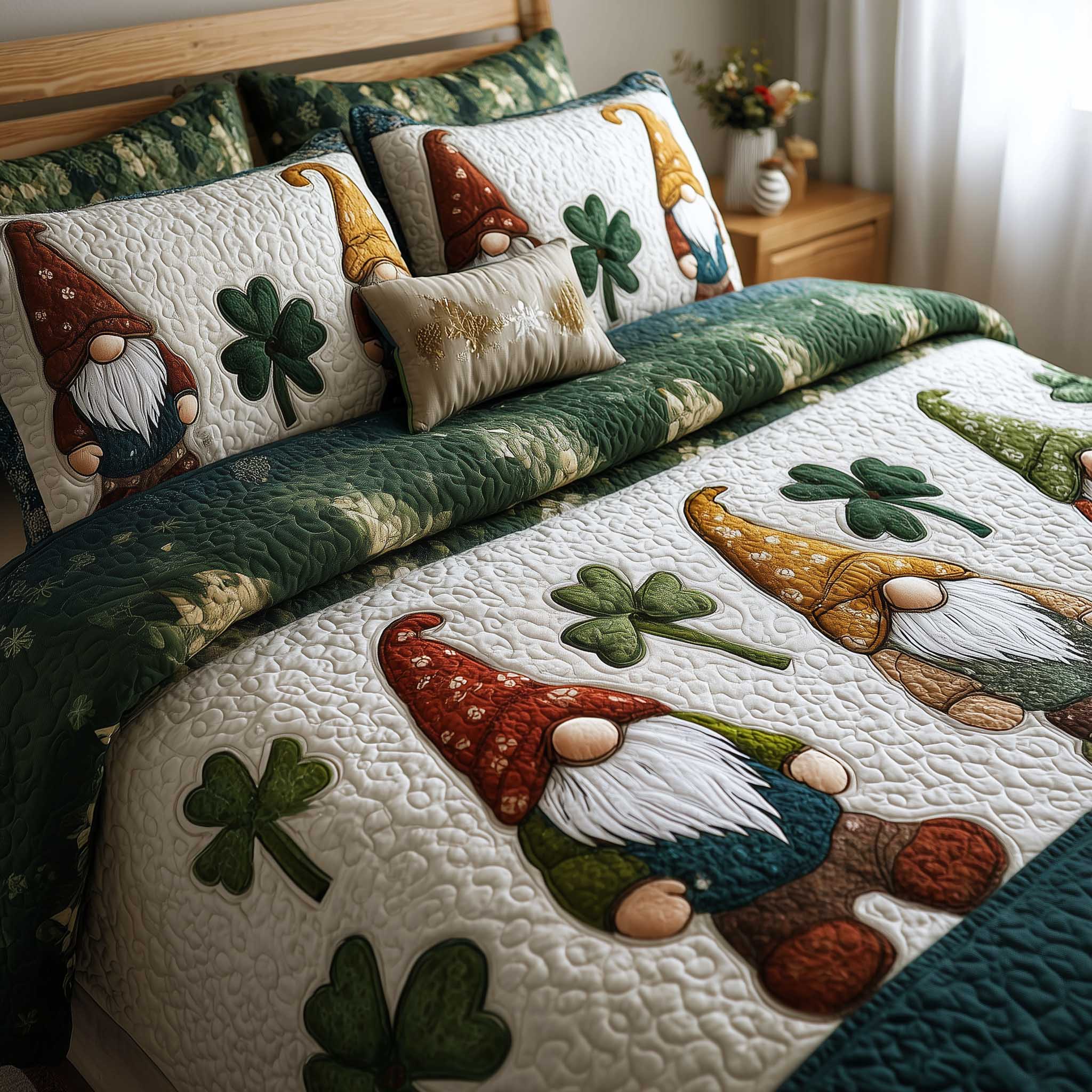Shamrock Gnome Quilted Bedding Set Holiday Decorations Ideal Shamrock Gift - Tradiviet
