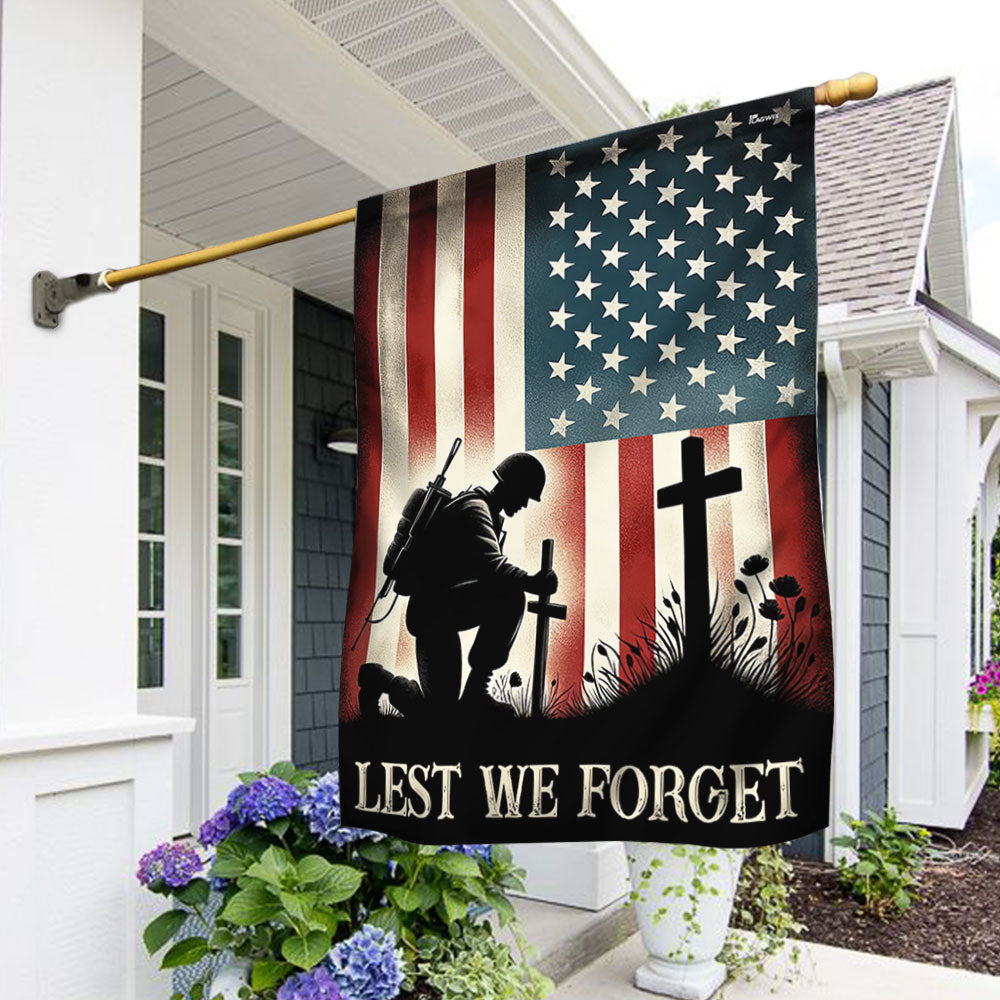 Veterans Day Flag Veteran Kneeling Soldier The Cross Lest We Forget Flag Gift Ideas - Tradiviet
