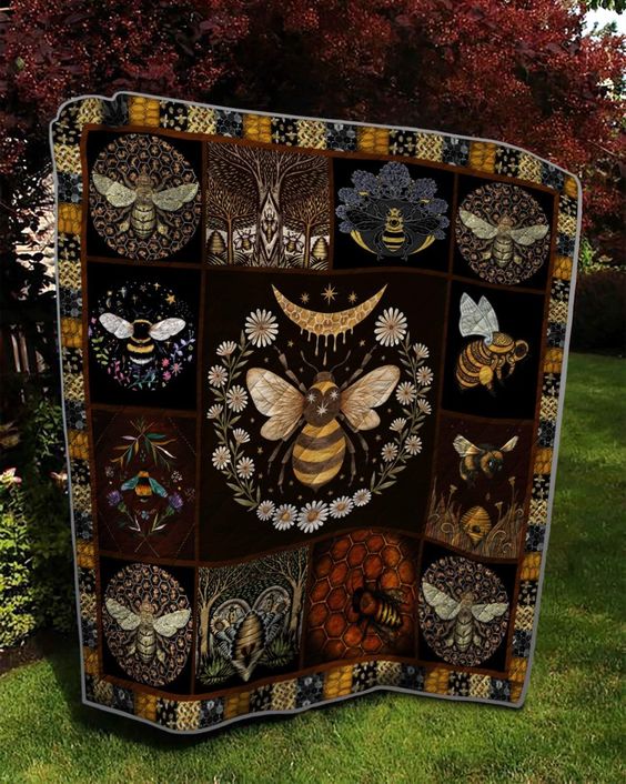 Aesthetic Pattern Bee Quilted Blanket 1776 2026 Merch Gift For Her - Tradiviet