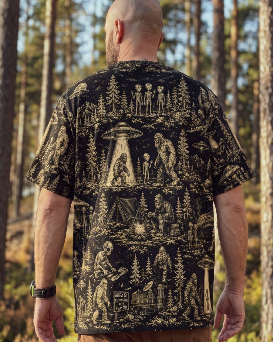 Bigfoot Alien UFO T-Shirt Funny Retro Forest Nature Clothes Gift For men - Image 2